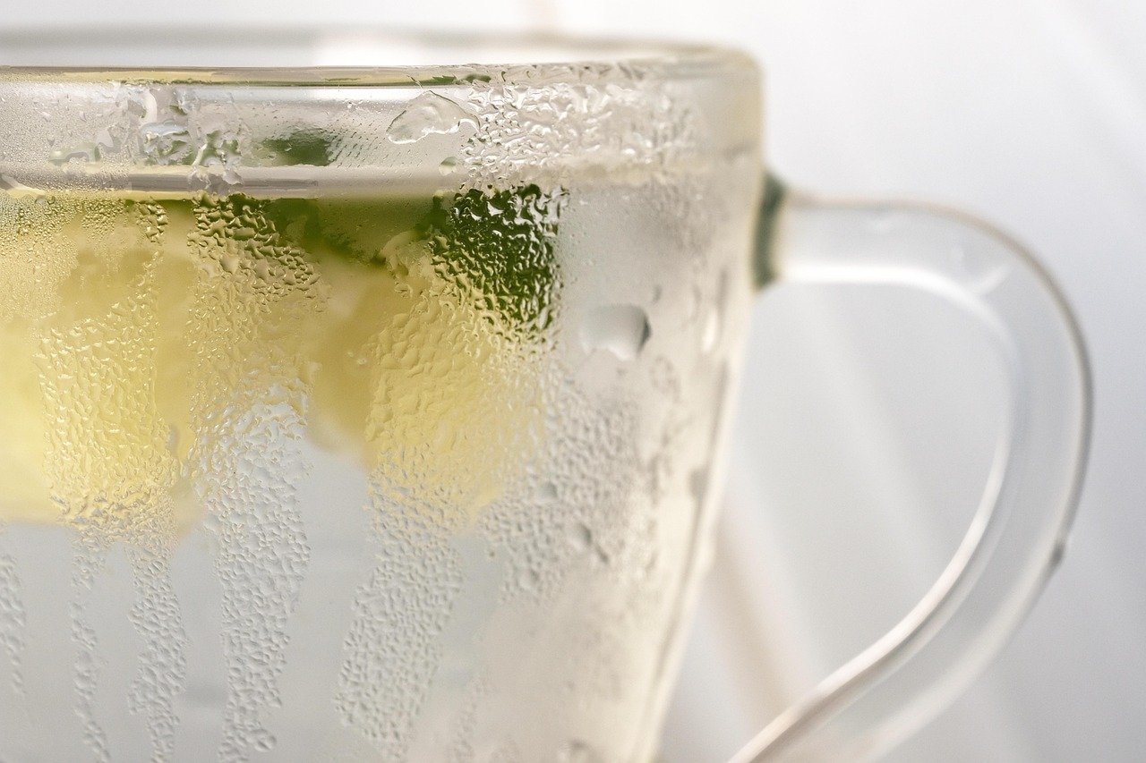 What To Eat (and Avoid) Before Cold Plunging