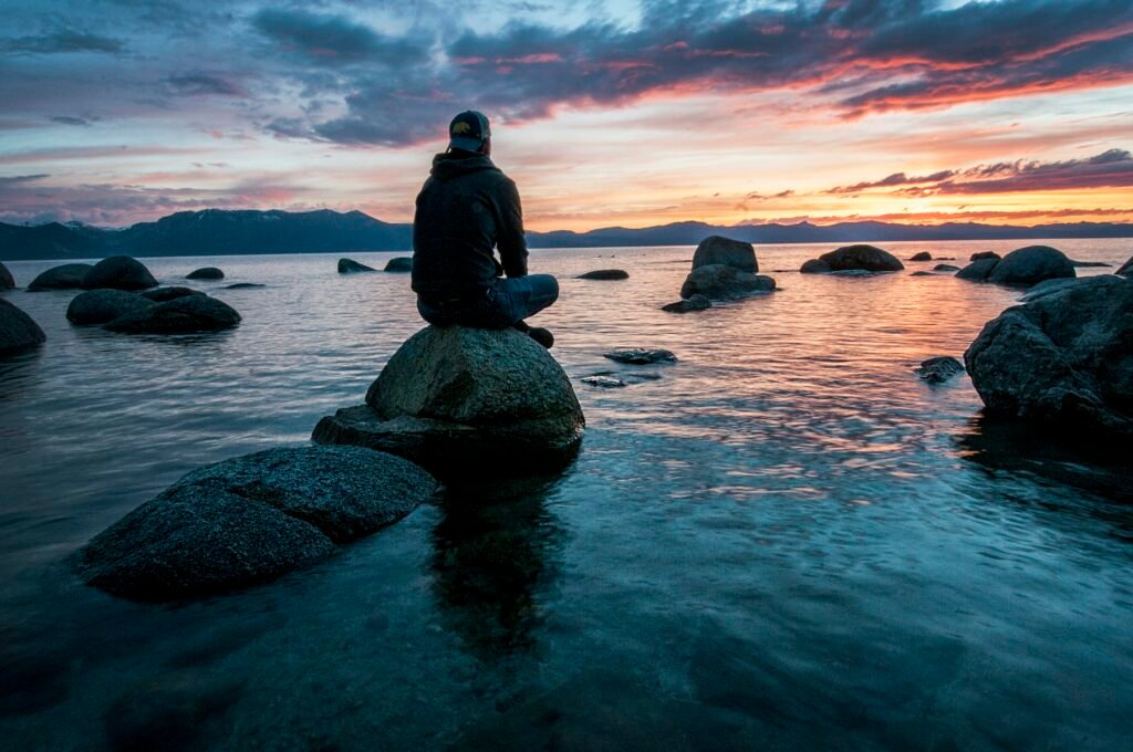 How To Meditate While Shivering: Techniques For Awareness