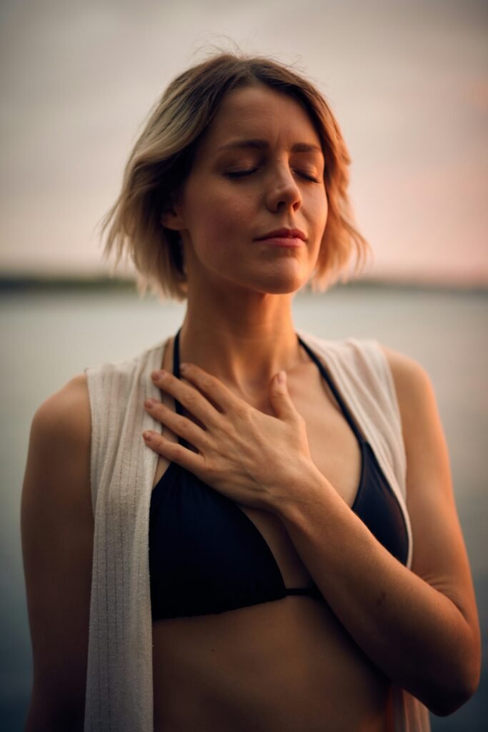 Mindful Reactions To The Cold: Observation Vs. Resistance