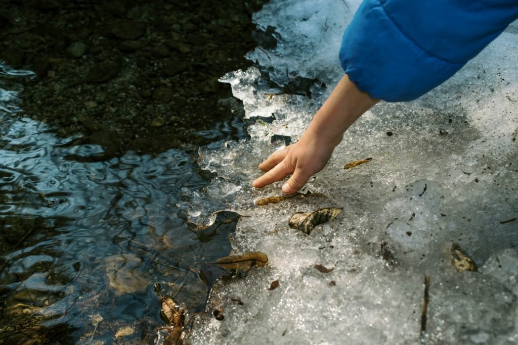 5 Best: Do Gloves or Booties Help in Cold Water? Pros and Cons