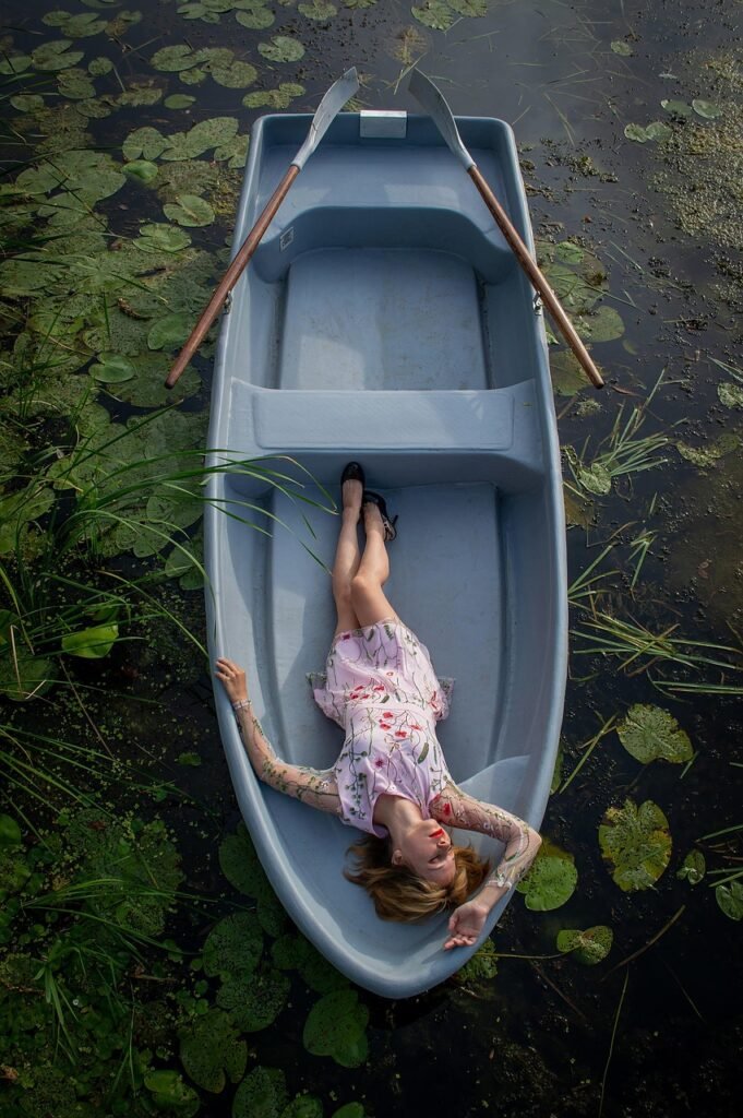 Should You Move or Stay Still in a Cold Plunge? Essential Tips Should You Move or Stay Still in a Cold Plunge? Essential Tips